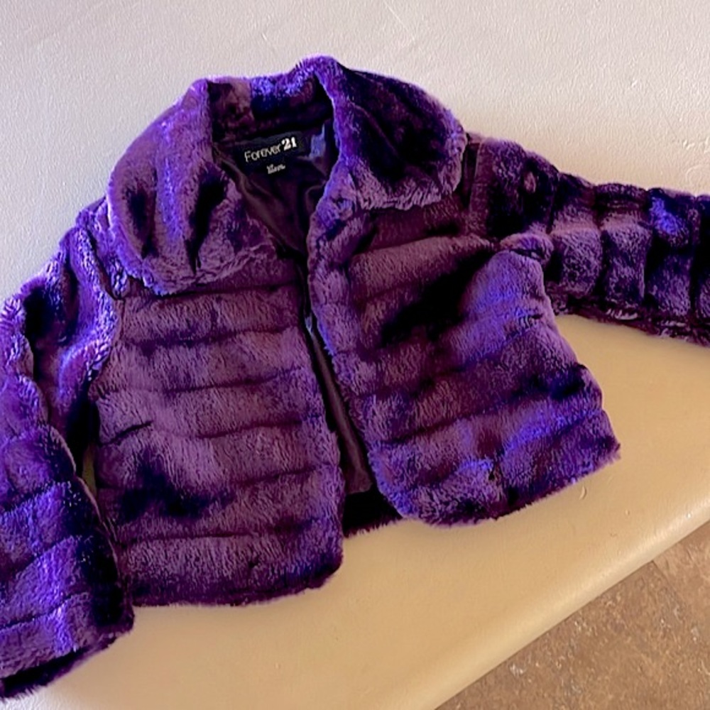 Forever 21 Cropped Purple faux fur coat sz Small/ Petite - note petite size